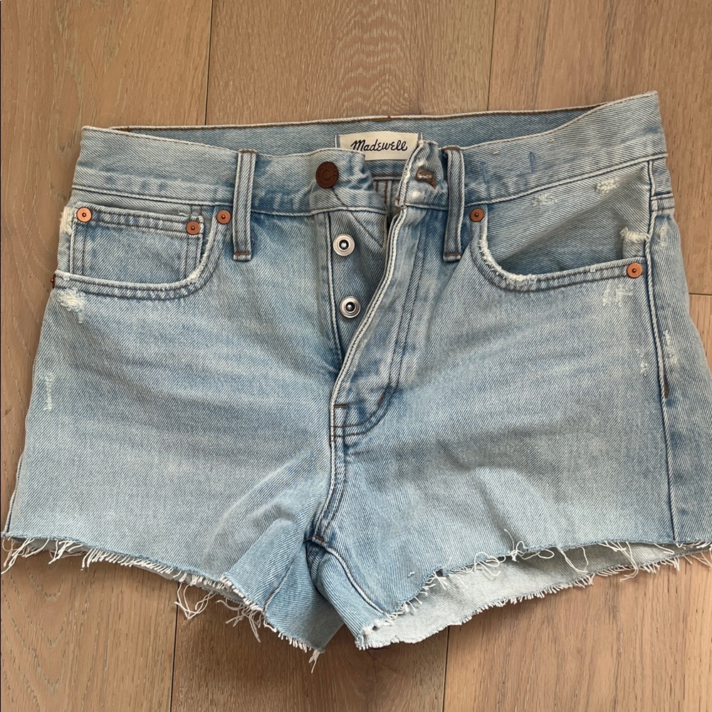 Madewell Faded Blue Jean Shorts (Runs large-fits more like a 25)